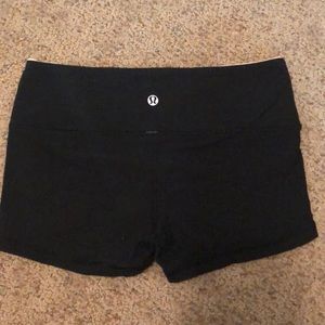 Lululemon reversible spandex booty shorts